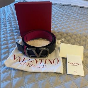 VALENTINO REVERSIBLE VLOGO SIGNATURE BELT IN GLOSSY CALFSKIN SZ 100